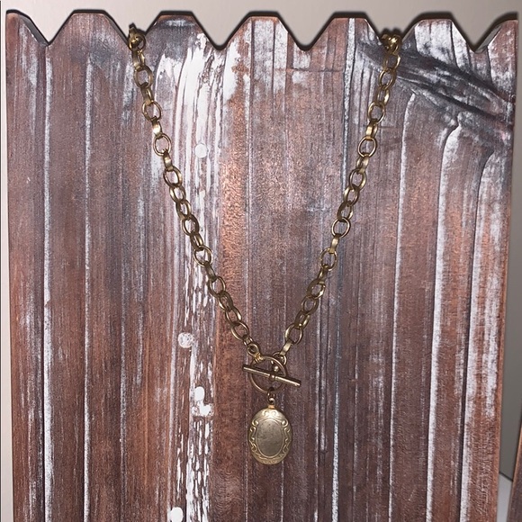 Locket - Picture 2 of 4